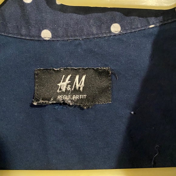 H&M Short Sleeve Casual Button Up - Picture 2 of 2